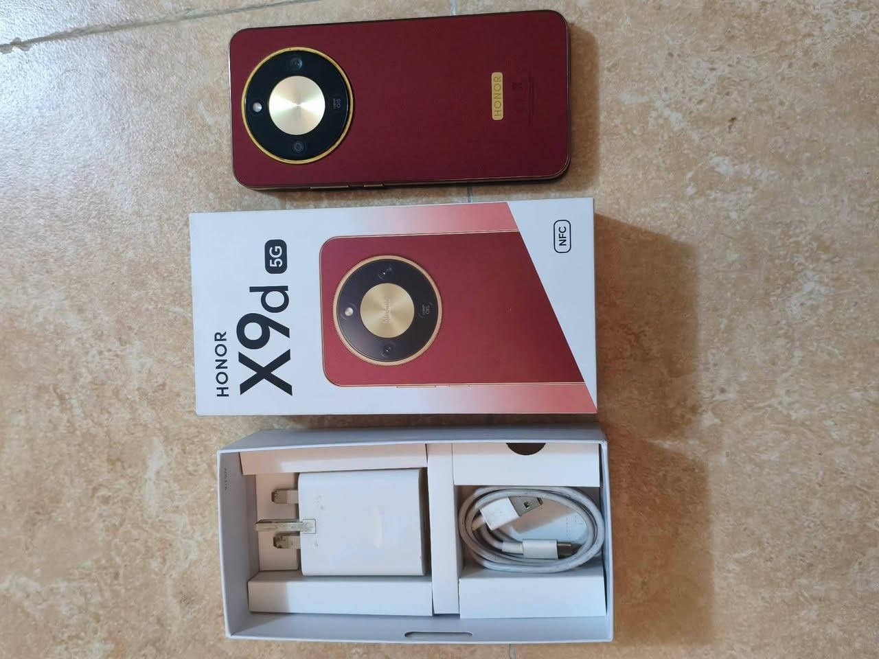 السلام عليكم جاهز هونر X9b نضيف مستعمل قليل سعر الجهاز 300بس بهذا فطر ***********
