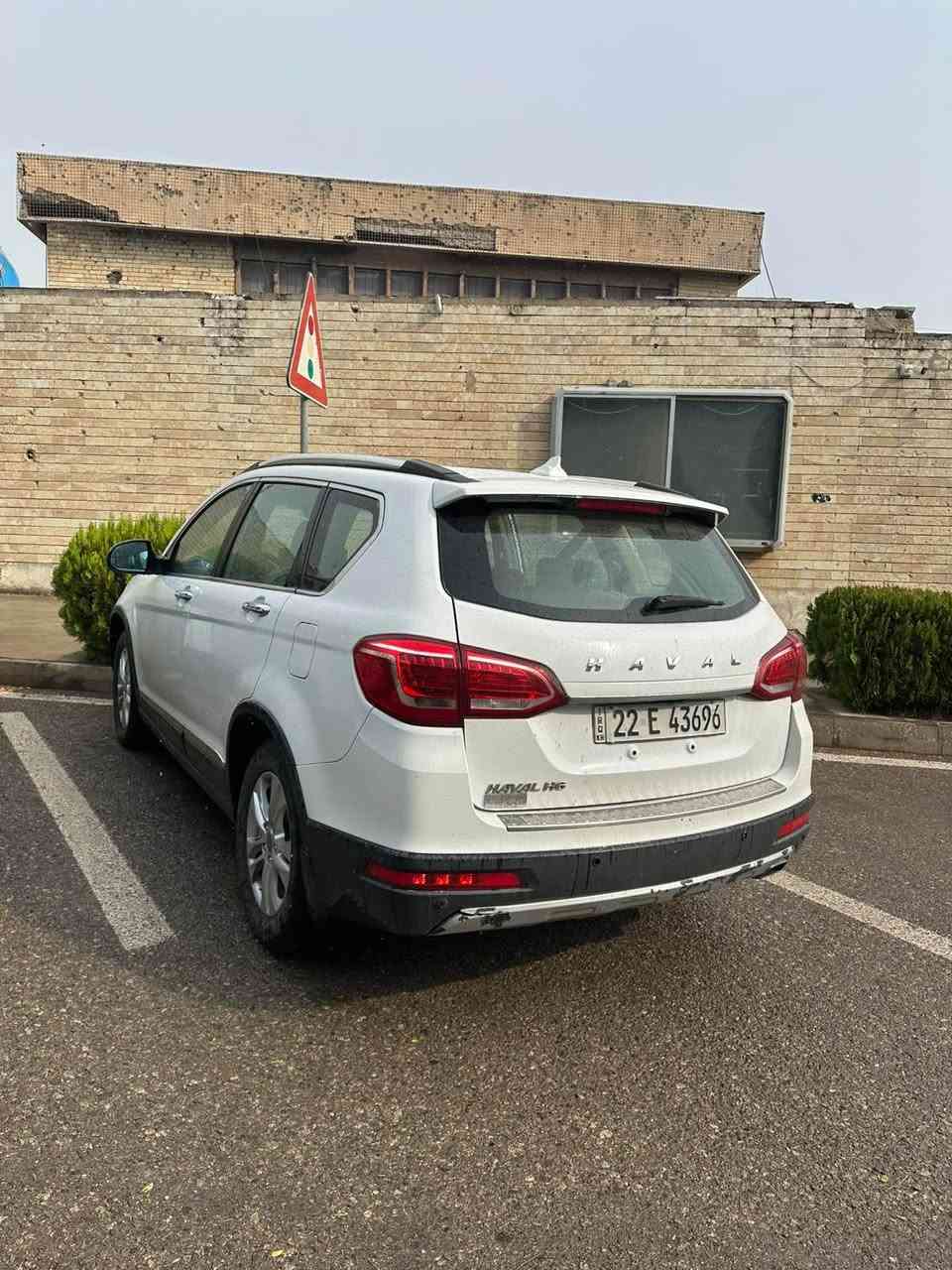 السلام علیکم
هەڤاڵ H6 مۆدێل 2018 مەکینە 1.5 تۆربۆ.
•بێ بۆیاخ، کەمێک ساردە کوتەی هەیە
•فوول مواسفات
•ناو زەرد
•کوشن جلد
•کوشن کارەبا 
•شاشە گەورە
•تحدید سورعە
 •بەسمە
•سلاید
•کامل تەحەکوماتی سەر سووکان و باتڵ شیفت
•حاسەی پێش و دوا
زۆر مواسفاتی تر..
بێ مەسرەف و بێ تەقە و ڕەقە، گێڕ و مەکینە بەشەرت.
ماشاء الله سەیارەیەکی بەقوەت و بەهەڵمەتە. 
نرخی سەیارەکە 103 گەڵا و معامەلەیە.
***********
ناونیشان: سلێمانی السليمانية, العراق

