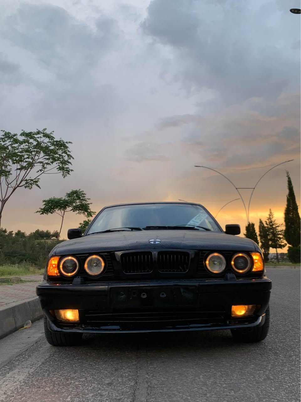 Bmw520فول فول به س گير عاديه بي ده عمه وبي مسره فه رقم و سنوي جديدن سياره سر نافي منه كوشن جلد ويل mو چارتايت جديد يل بن …اگر سياره كا بدلي من هه بو دي تبديليش كه م *********** الشيخان, نينوى
