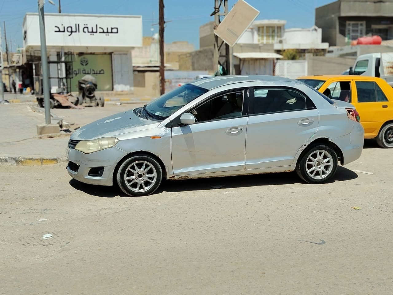 السلام عليكم فلاوين لبيع موديل ٢٠١٣ مكاني الحمزه الشرقي تبريد شغال مكينه خير من الله ماتنقص رقم الهاتف ***********
