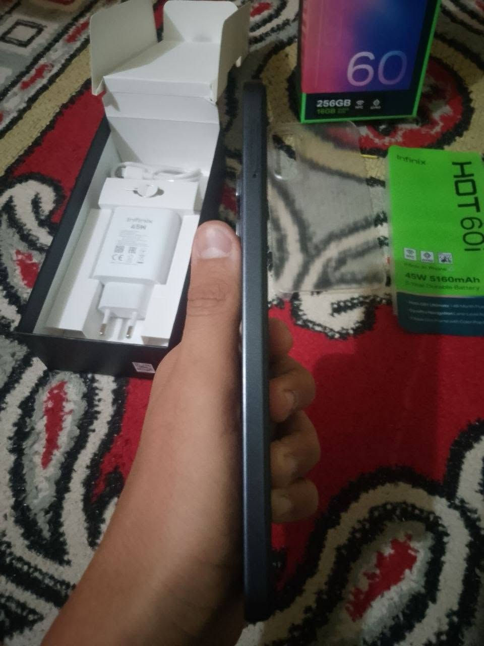 السلام عليكم
انفنكس هوت 60iكامل ملحقاته مستعمل 
 اقل20يوم .
مواصفاته 
يجي بذاكره 256والعشوائيه 8.

الكامره الخلفيه 50ميكابكسل وتحتوي على
 نظام تعديل الصور في الذكاء الاطناعي حاطلك صوره جوه شوفها.

بصمه الجهاز شغاله كلشي بيه شغال .

بطاريه 5160الي تنطيك استخدام يومين من
 100-0 .
ياتي بسرعه شحن 45واط يعني ساعه وربع من 0-100.
مستخدم اقل 20يوم سعره 200قفل او مراوس تكنو كامون30 او بوفا 6برو او هونر x9b وانطي فرق حساب ببجي مفول 

***********واتساب
