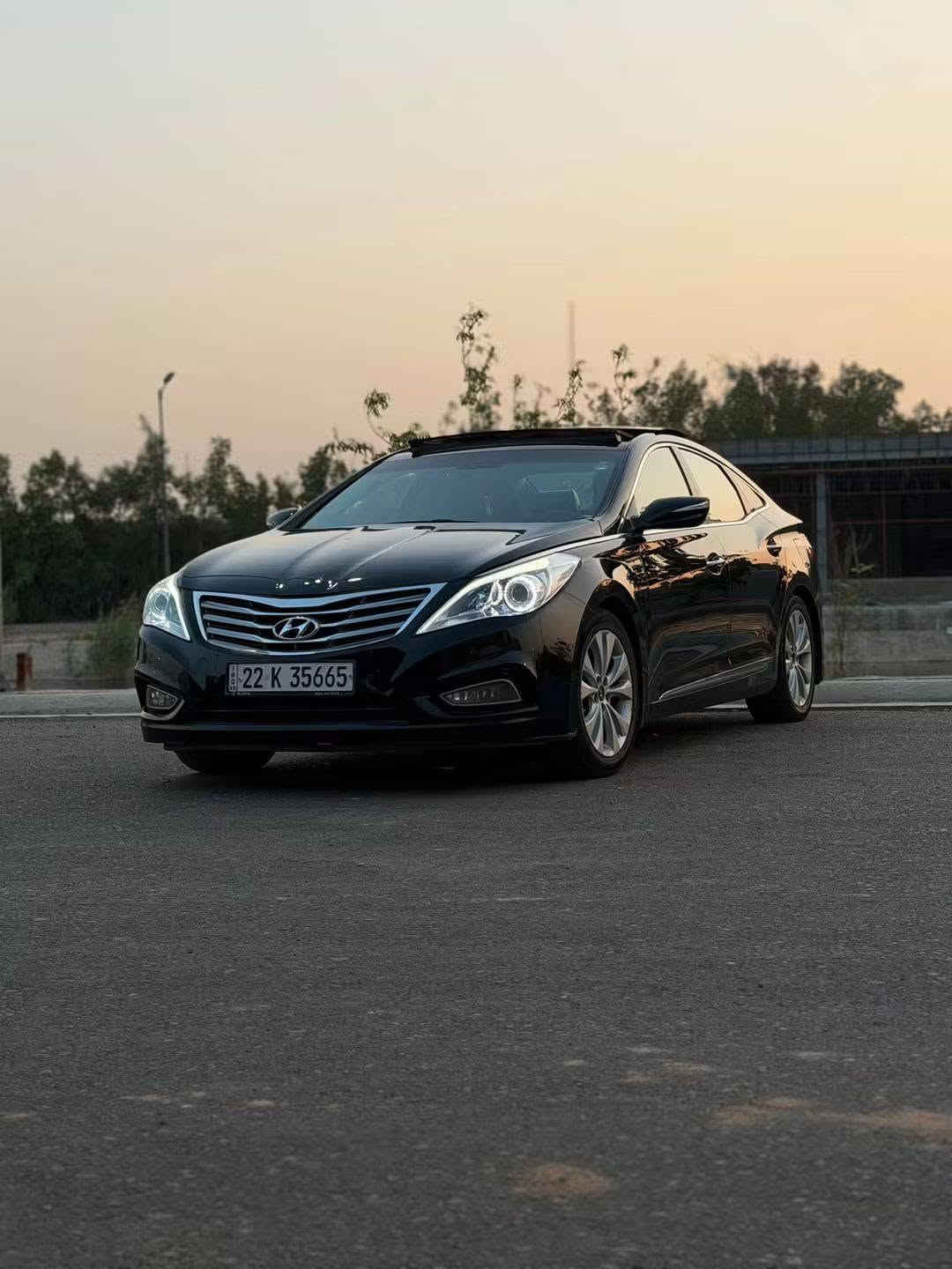 سلام عليكم.    مكلف بل نشر.  هاي سياره مال بيت عارضيه لبيع

سوناتا ازيرا 2014.  محرك 2400 دوش.  حجم 4 سلندر. مكفول

ماشيه 92K  سياره مواصفات لمتيدد فول فول خليجيه باسمي 

رقم اربيل جديد هزه صاعده جديده. مكاني بغداد الرصافه 

السياره بدون صبغ. قبل سبوع سويت سونار.  بنيد مفتوح. 

***********.       اخوان السعر 98 ورقه امانت عنده بناء.
