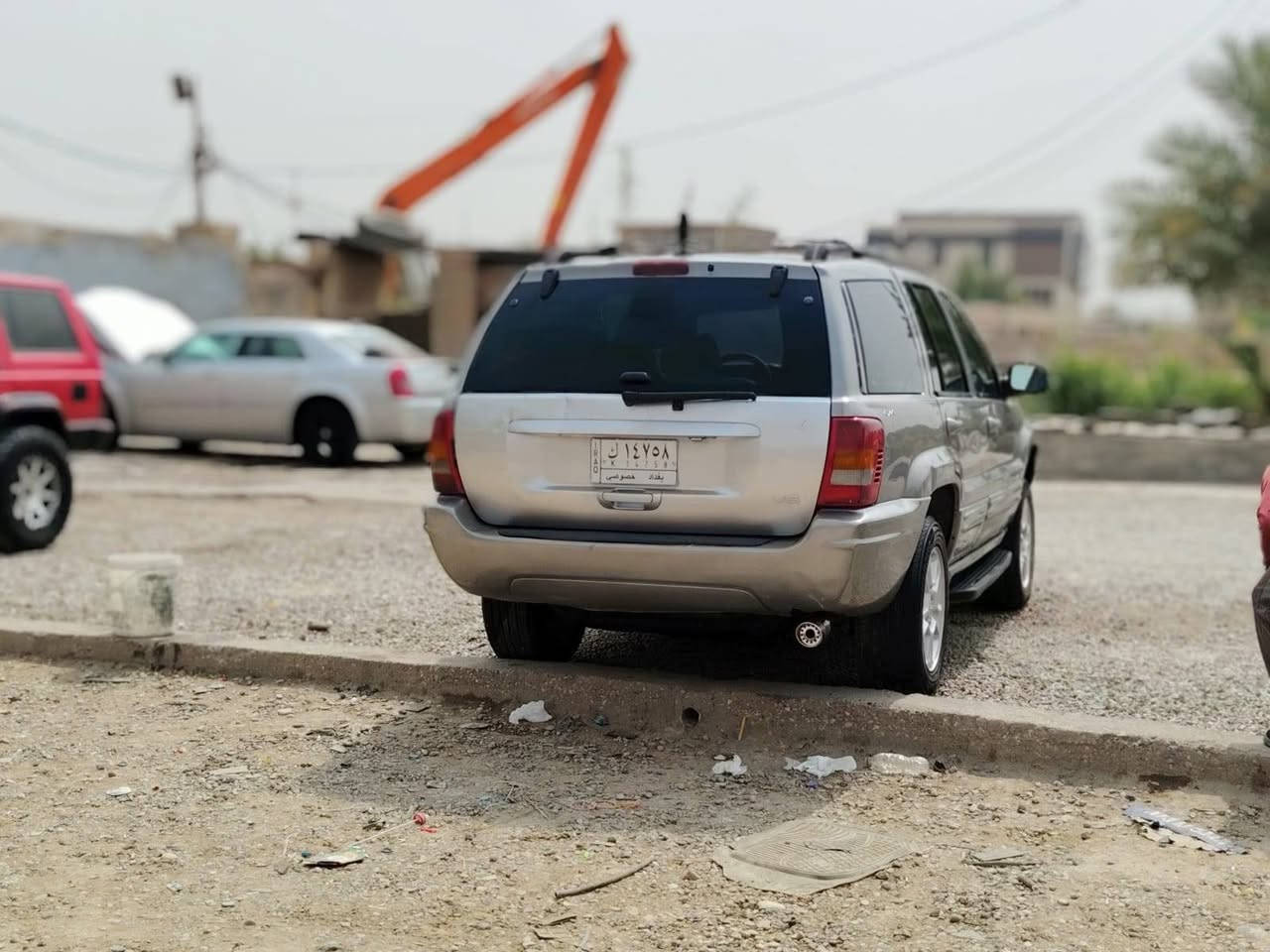 السلام عليكم جيب شيروكي موديل 2001 مكينه وكير محور رقم بغداد سنويه منتهيه شرط التحويل حداده جديده كهربائيات كلهة شغاله من الطول الطول تخم تاير بدي حلو بدون ضربه قطره خياس مابيها تبريد شغال سياره كلش حلوه وجاهزه خوان انه مكلف بنشرها سعرها ب55بيها مجال يوسف حسين هذه راعيها *********** هذه رقمه مكان بصره الهارثه
