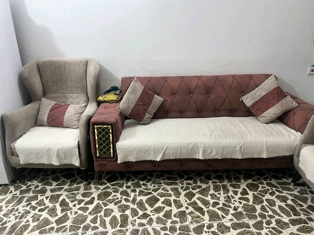تخم قنفات مستعمل نظيف جدا اي ضرر مابي اريده ٣٠٠ بي مجال بسيط