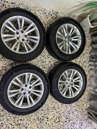 حجم ١٨ • جارجر SXT • لمعة