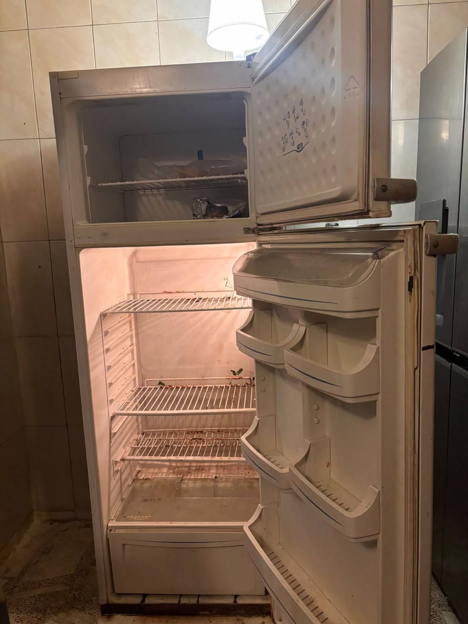 ثلاجة • فزتل • كرادة