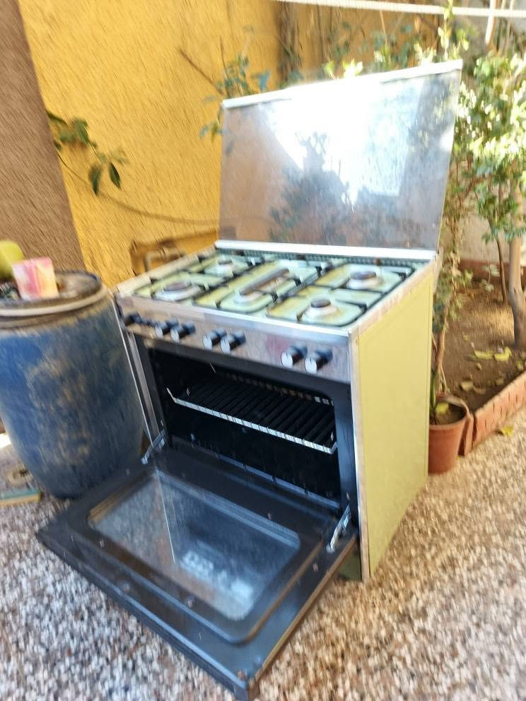 طباخ كبير 5 عيون أبو الفرن نوع عشتار الأصلي نضيف جدا كله شغال سعره 190 وبي مجال للشراي المكان كربلاء الاستفسار *********** كربلاء, العراق
