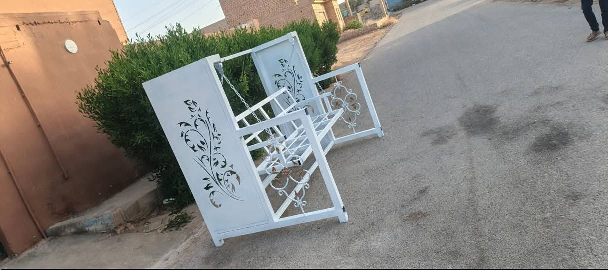 رجعنالكم من جديد وبخدمة أفضل 🛠️⚡
🔹 عمل وصيانة الأبواب الداخلية والخارجية 🚪

🔹 عمل السقائف بجميع الأشكال والأحجام 🏗️

🔹 عمل المراجيح بجميع الأشكال والأحجام 🎠

🔹 عمل جميع أنواع القواعد 📐

🔹 عمل كتائب حماية للأبواب والشبابيك 🛡️

🔹 جميع أعمال الصيانة 🔧

​📞 للتواصل والاستفسار: ***********

نص مكتوب في الصور:
- حدادة متنقلة حدادة متنقلة نصل إليك .. وننجز لك