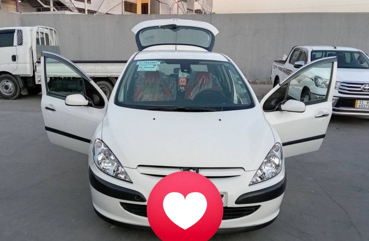 بيجو فرنسي موديل 2004 سياره جاهز ماشيه 160 كير محرك صدر تبريد مكفولات بيه صبغ حزام مكفوله من ضربه سعر 48 بيه مجال قليل حك لجيه رقم بغداد مشروع وطني  مكاني بغداد رقمي ***********
