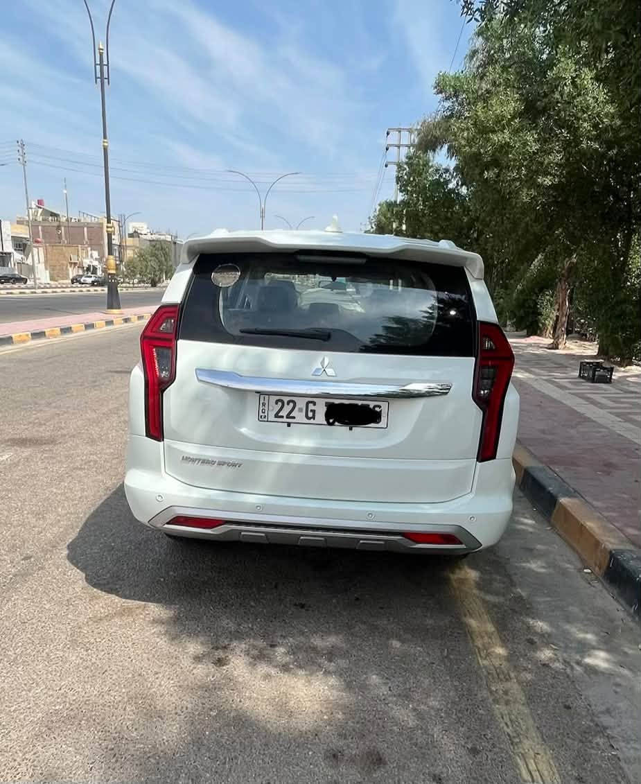 �🔥 للبيع ميتسوبيشي مونتيرو سبورت خليجي 2022 🔥🚘

ميتسوبيشي مونتيرو سبورت – خليجي – موديل 2022

📍 الموقع: النجف الأشرف
🛣️ الممشى: 79,000 كم
⛽ بنزين – V6
🔧 محرك 3.0 لتر MIVEC
⚙️ جير أوتوماتيك 8 سرعات + Sport Mode
🚙 دفع رباعي 4WD – Super Select 4WD-II
👨‍👩‍👧‍👦 7 مقاعد

⭐ المواصفات والتجهيزات:

* 🪑 داخلية مخمل لون بيج
* ☀️ فتحة سقف كهربائية
* ❄️ تكييف أوتوماتيك مع مخارج خلفية
* 📺 شاشة وسطية
* 📱 Bluetooth + AUX/USB
* 🎵 تحكم صوتي من المقود
* 🎚️ Paddle Shift
* 🛣️ مثبت سرعة
* 🔑 دخول وتشغيل بدون مفتاح + زر تشغيل
* 🅿️ حساسات ركن
* 🖥️ شاشة معلومات رقمية
* 🔌 منفذ كهرباء 220V / 150W
* 🛞 جنوط ألمنيوم 18 إنش
* 🛞 إطارات جديدة بالكامل نوع Bridgestone (برجستون)
* 💡 إضاءة LED + DRL
* 🛡️ ABS + EBD
* 🛡️ أنظمة الثبات والسيطرة على الجر
* ⛰️ Hill Start Assist + Hill Descent Control
* 🅿️ Auto Hold + فرامل يد كهربائية
* 🪞 مرايا كهربائية
* 🪟 نوافذ كهربائية
* 🚗 سبويلر خلفي
* 🔒 قفل مركزي

🎁 كامل الملحقات:

* 🔺 مثلث التحذير
* 🧯 طفاية حريق
* 🩹 حقيبة الإسعافات الأولية
* 🔐 كاتلوك
* 📦 كامل ملحقات السيارة
🔑  بصمة دخول عدد 2
📋 معلومات السيارة:

🇮🇶 لوحة أربيل – باسم شركة – نقل مباشر

💰 السعر: 25,000 دولار قابل للتفاوض

📞 للاستفسار: ***********

✅ السيارة خليجي، نظيفة، إطارات جديدة، كاملة الملحقات، وجاهزة للفحص والمعاينة
