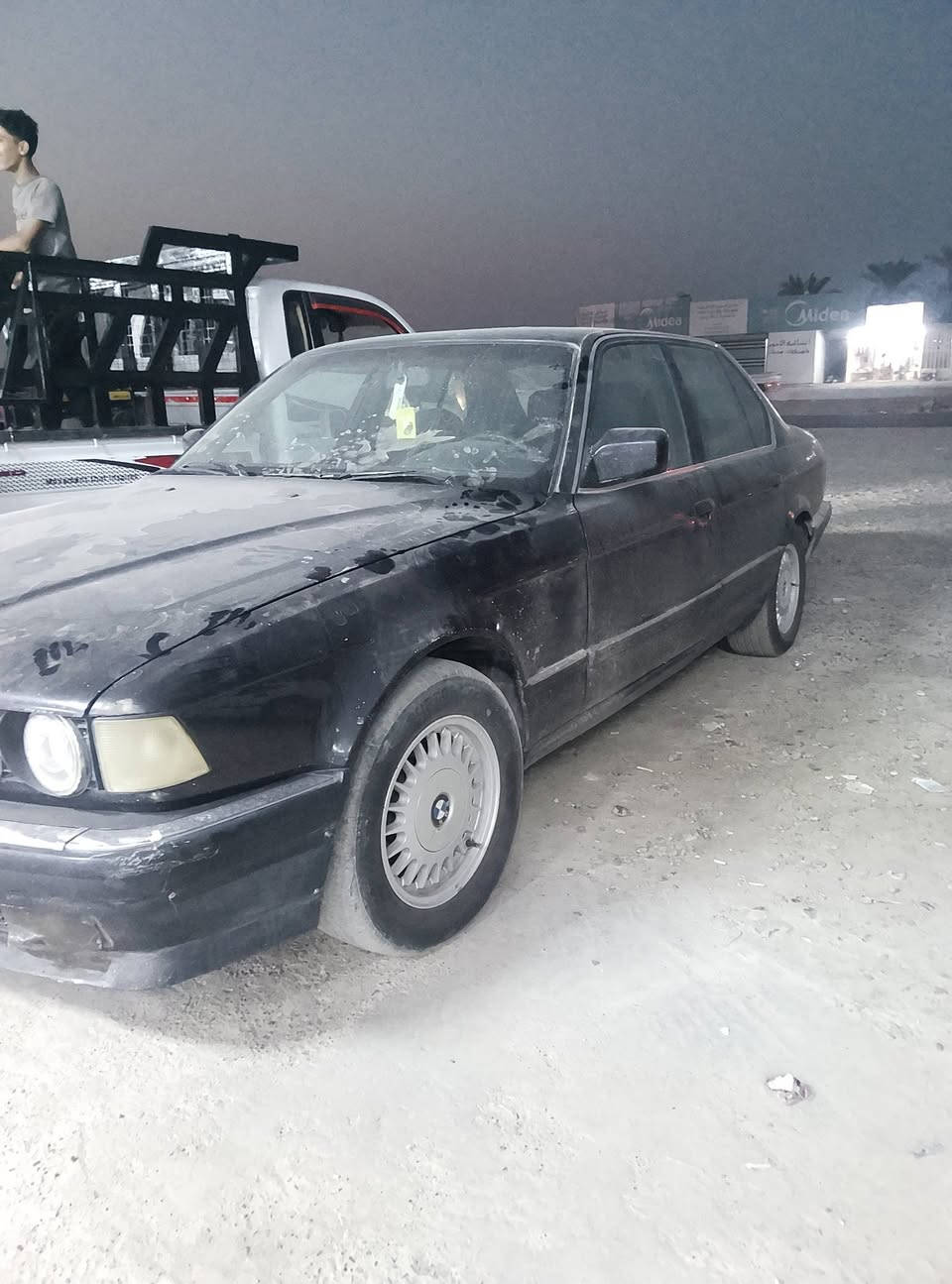 السلام عليكم شباب مكلف بنشر bmw 735 
رقم بغداد سياره شقاله بس سلف عاطل وتحرك 3
سياره سلايت بيها مكينتها خير من الله مصبوغه جماليه 
سعرها 35 وبيها مجال  هاذا رقم صاحبها مكانها بغداد التاجي ***********
