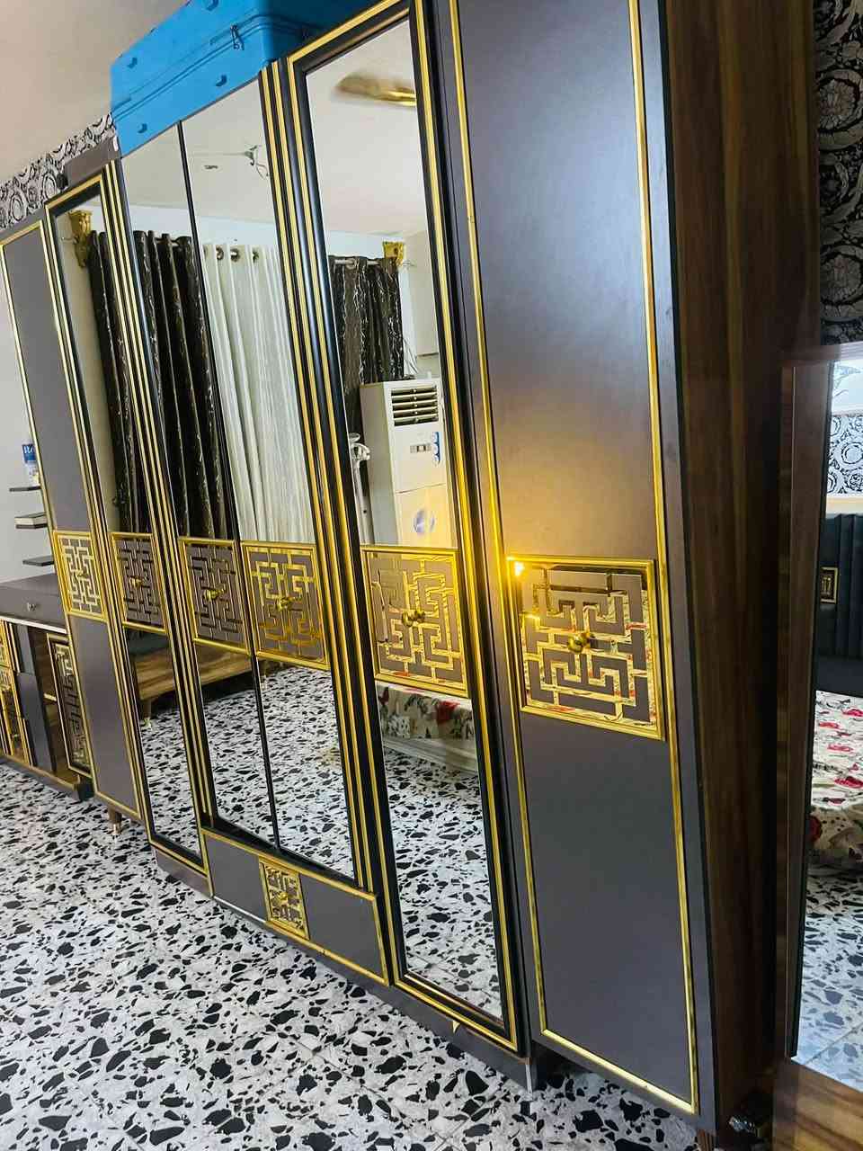 سلام عليكم غرفهنوم تركي فقط جربايه ما بيه غرفه شوفت عينك حلوه ومرتبه اتصل عله رقم وبيك خير وتدلل ***********
