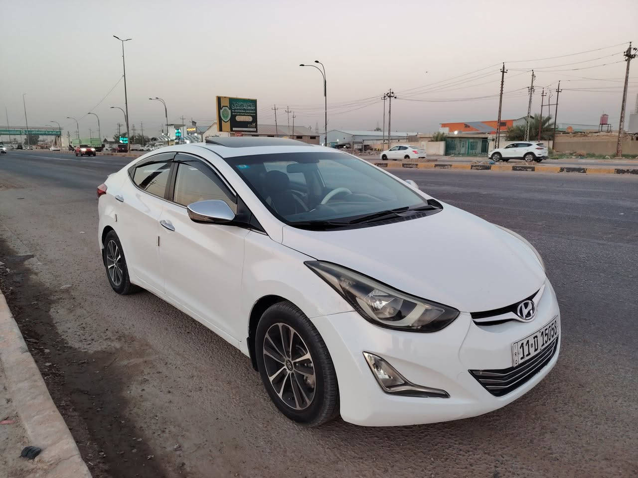 ***********
النترا
موديل ٢٠١٦
رقم بغداد انكليزي
سياره سنويه جديد 2030
سياره وارد خليجي مكفول كفاله عامه لاتبديل و لاصبغ بيه شبر جاملغ امامي بارد مكينه ١٨٠٠ دوش سياره سياره فول واحد على واحد فتحه سقف شاشه كبيره تبريد ثلج قطعتين سياره كولش حلوه
 السعر 113 بيع مستعجل وشراي يتصل ماجواب خاص مكاني بابل مركز مدينه
