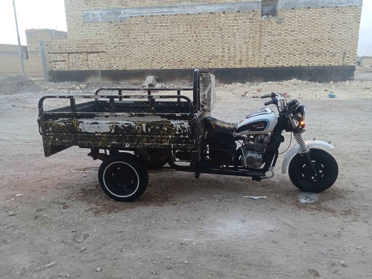 للبيع موديل 2015 وراق صولي مكان ناصرية مركز سعره 1300 هذ رقمي ***********
