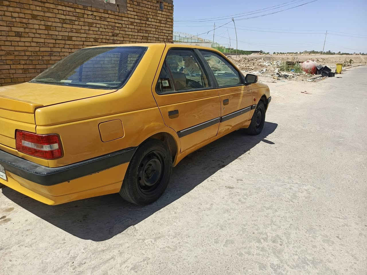 سلام عليكم 
سياره للبيع بيجو 405
موديل 2015 سياره جاهزه حداده وتخم تأير 
 بيه تعمير خيسات بهلالات رقم ميسان سنويه منتهيه وراعيه موجود شوكت ماتريد تحول جاهزه سياره كهربائيات تبريد شاشه دواخل جديده بدي كلش حلوه   السعر/29/وبيه مجال 
العنوان ميسان العماره 
***********
