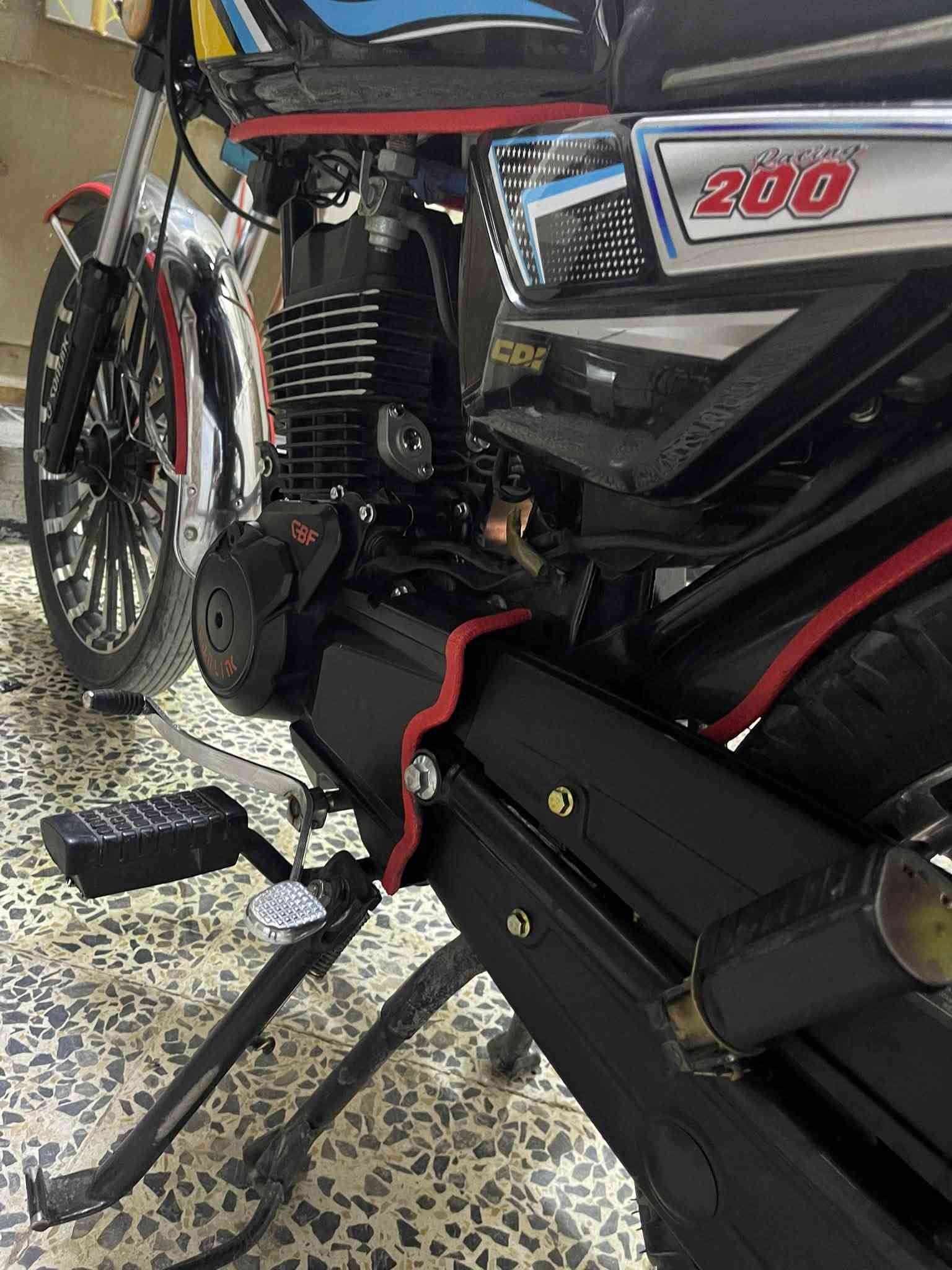 يالله السلام عليكم ورحمة الله وبركاته
🔥 للبيع 🔥

🏍️ إيراني سونگ موديل 2025
🖤 أسود
✨ بعدها أخت جديدة، زيرو

🔧 محرك CBF
⛓️ ضاغطة زنجيل
🚀 طيّارة وشلعة، ما شاء الله
⚙️ معدّلة وجاهزة

💰 السعر: مليون و50 ألف
🤝 بيه مجال للشراي للجاد فقط

📍 الفلوجة
📞 ***********
