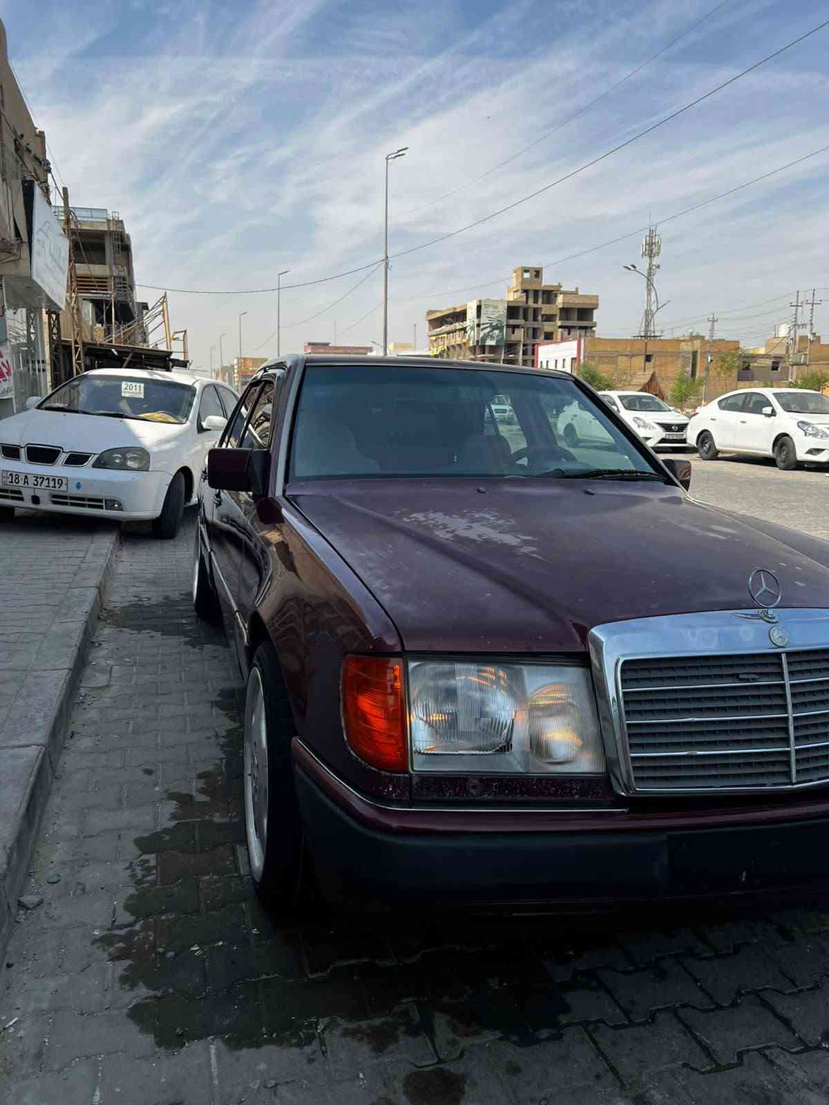 السلام عليكم 
للبيع مارسدس دب W124
وارد يابان
محرك وكير بلاد 300 جدد ستوني مصعدهن 
قواعد دبل بلاد بدون تصليح 
السياره فقط جارده اي ضرر مابيها 
حداديه واكسل جدد ABS شغال
ويل كب AMG اصلي تخم تأير جدد
كهربائيات كلها بلاديه كلشي بيها شغال
4 جام كهرباء
رقم بغداد الماني شرط التحويل 
السعر 55 مكاني بالنجف
للاستفسار ***********
