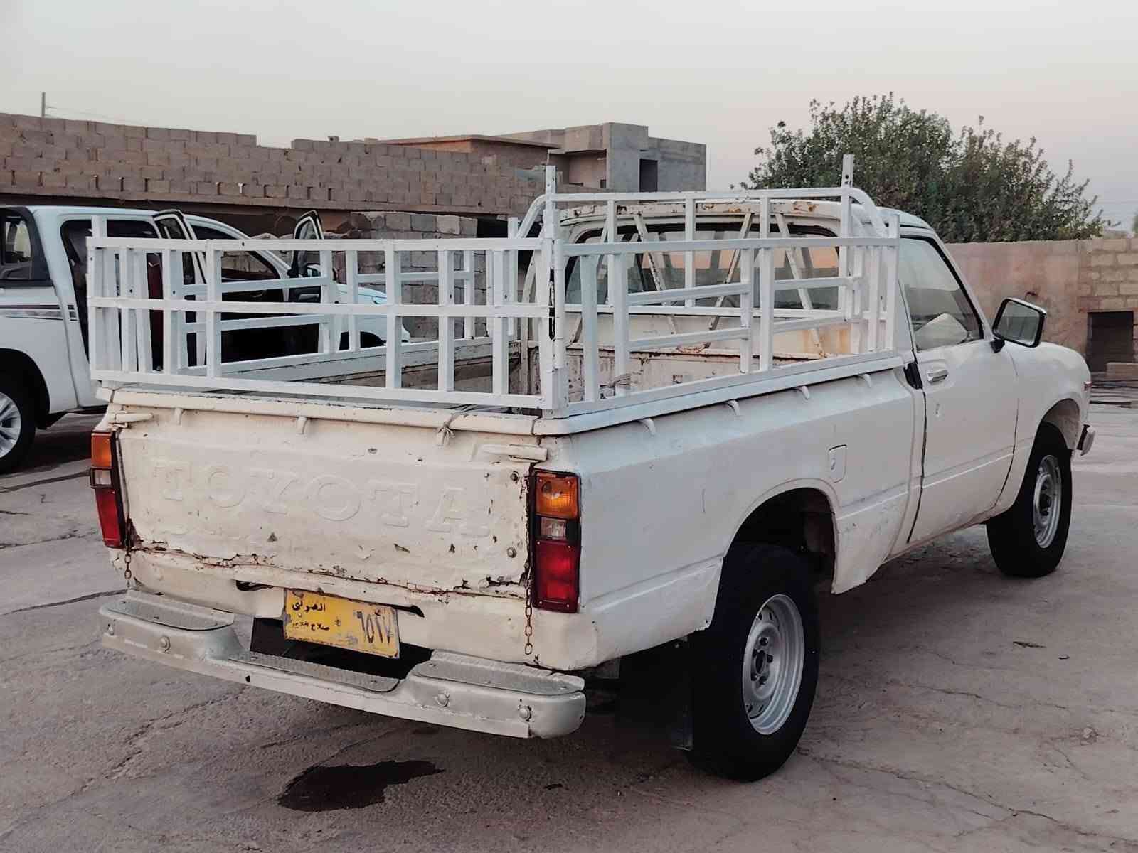 للبيع بكم 1980
محرك بي صرف 
كير واكسل شرط
صدر جديد 
طخم تاير جديد 
بدون اخياس بدون ضربه شرط
كهربائيات كلها شغاله سياره حلو 
ومصروف عليها مال بيت
تبريد شغال بس تزيدو غاز 
بدون وكاله تحويل بس 
بدون مراوس بس بيع نقد فقط
السعر 25 وبيها مجال 
مكان السياره الشرقاط اسديره 
هاتف ***********

