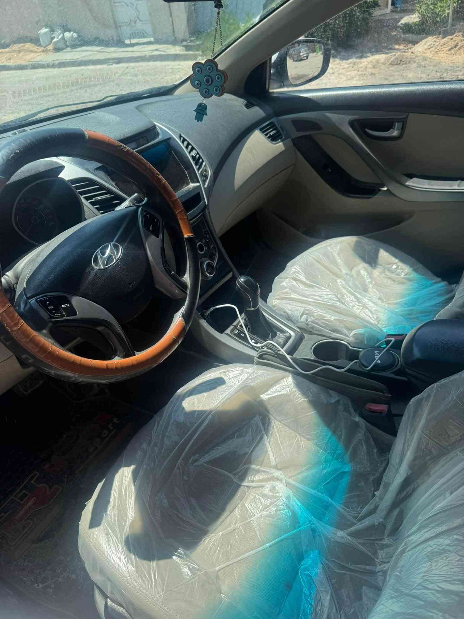 لنتره مديل 15 كفاله فقط قطعه واحده تبديل بدون دواخل خليجي بغداد البياع الرقم *********** سعره 110 وبيه شوبه مجال كفاله تبريد منضومه جديده جاهزه سياره
