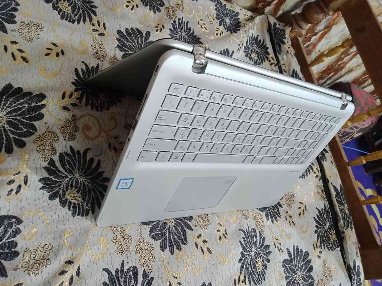 لابتوب مكتبي asus شاشة لمس نظيفة جدا
- الرام 8G 
- الهارد 256 ssd 
- المعالج intel core i5 7th Gen 
- كرت الشاشة  intel  hd graphics 620 
- شاشة لمس 
- بصمة للدخول 
- كفر المنيوم بارد جدا 
- شاشة كبيرة 
- دقة عالية 
- استخدام مكتبي وتصفح
- تدعم البلوتوث
- منفذ للسماعات السلكية
- كاميرا امامية 
- اضاءة مع الكيبورد 

تجربها وتفحصها اسبوعين واذا ماتعجبك ترجعها ومتوفر توصيل داخل بغداد

- مع العلم مكان صغير بالواير مال الشاحنة بالغلاف مشلوع مثل ما موضح بالصور 
- نظام التشغيل الي استخدمه لينكس بحكم عملي اذا تريد اغيرلك النظام ماعندي مانع او اذا تحب انته تاخذها وتغير وتنزل ويندوز 10 لانه ماتدعم ال 11

السعر : 250 الف وبيها مجال قليل
