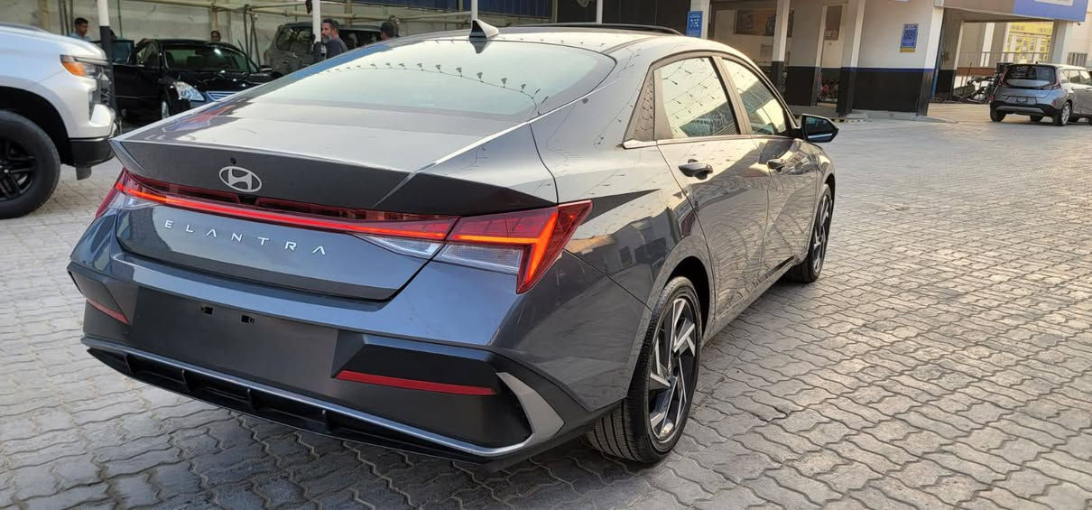 من الامارات تم الشحن الى العراق النترا 25 فول فتحة لون سمنتي 
بدون دواخل ضرر سطحي 
 
السعر مصلح واصل البصرة ⬅️ 113$ قفل

شركه الجوهره لا ستيراد وصيانه السيارات الوارد امريكي

ولدينا فروع في اغلب المحافظات

*********** واتساب او اتصال

رابط الفيسبوك
https://www.facebook.com/share/1DFveks498/

نص مكتوب في الصور:
- 89693675X