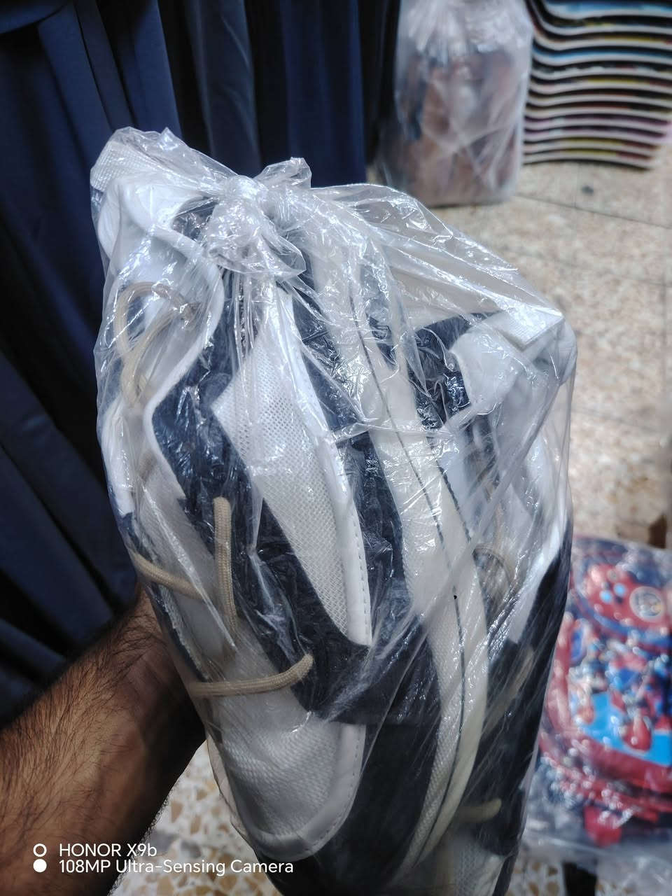 متاح احذيه ولاديه شبابيه باقي آخر ٤ شلفان الاستفسار عله الرقم بيه واتساب لان عله ألفيس ما متواجد ***********
