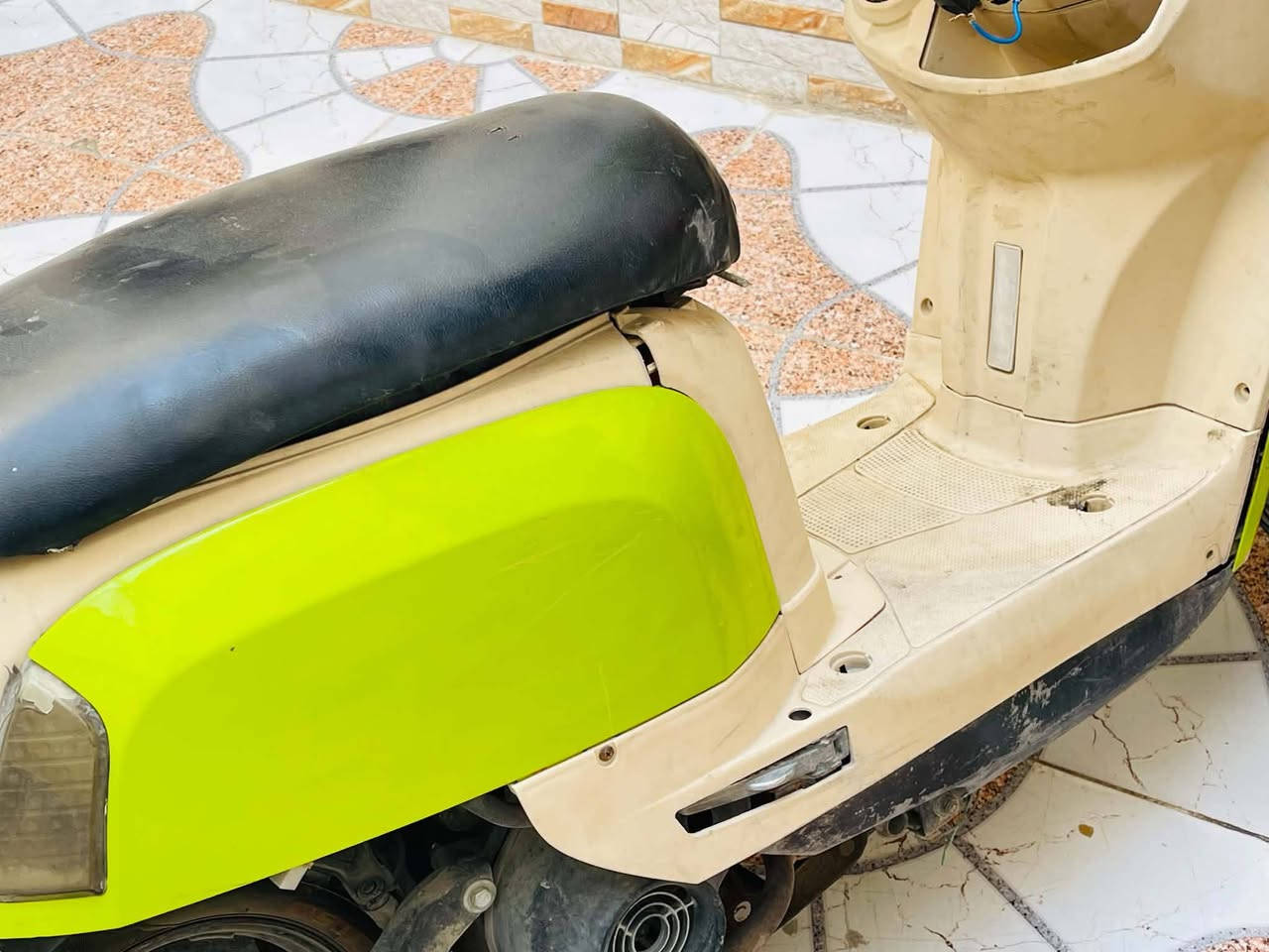دراجة بوليس تفاحية كفرات البلاد بس الداخل تجاري مكينة ما مفتوحة عوزهة جوزة فقط سعرهة 550 وبيهة مجال هذة رقم راعيهة *********** مكاني ناصرية مركز
