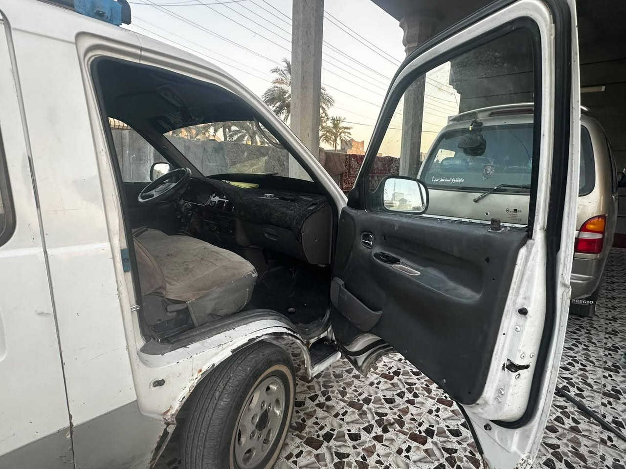 السلام عليكم ابريجو موديل 2000رقم انبار ابلاديه لا صبغ ولا معجون ولا بارد بيها خيط بخار بدون تنقيص كير واكسن وتخم تاير كله جديد كهربائيات كله شغال دمادم مسجل مضخمات  الي يريد يشتغل سياره كبل الشارع مكان السياره. الانبار الرمادي السعر 67ولاتجي ودكلي بعت بهل شي كلمن ورزقه الاستفسار /***********
