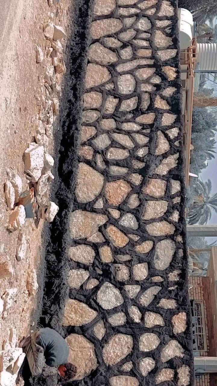 أعمال حجر • بيوت حجر • ممرات وسواقي