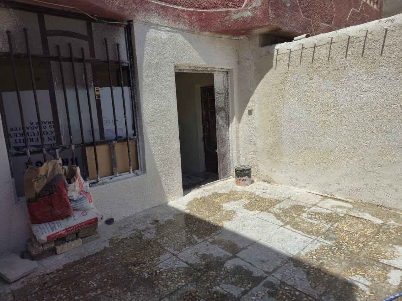 بيت ومشتمل بالحسينيه للبيع
طابو صرف
مساحه ١٥٠ 
مكان بال٥٠٠٠ 
طباق واحد 
بيت ومشتمل ٥ غرف 
مطبخ ٢ 
حمامين
كراج 
للتواصل على الرقم 
ملاحظه ما اقبل اقساط او على المصرف ***********
