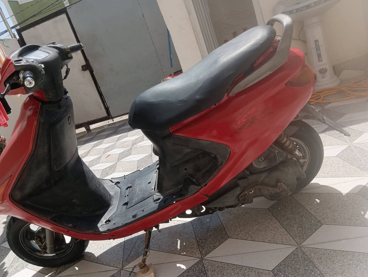 فراشه للبيع مامفتوحه شغاله سلف هندر كهربائيات مكينه ناعمه 
السعر 350

فقط الكفر مصبوغ
العنوان النجف شارع الصب 
***********
