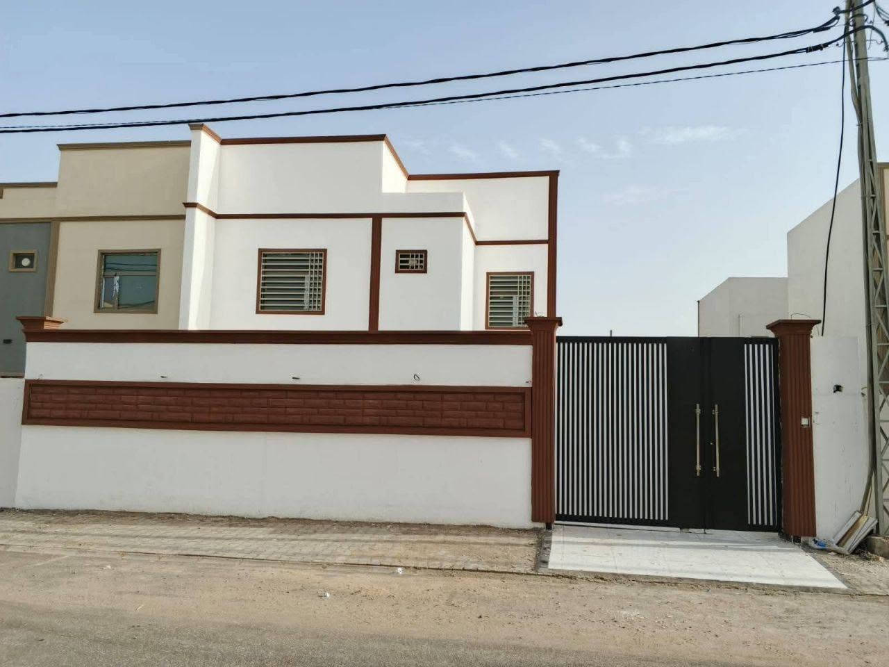 سلام عليكم صبغ الواجهات بأحدث الطرق تنصيب الفوم التركي صبغ الدواخل عمل لوحات داخليه بأسعار مناسبه للاستفسار واتساب***********

نص مكتوب في الصور:
- احمد الصباغ دهانات داخلية وخارجية أسعار مناسبة إلتزام بالمواعيد جودة عالية *********** بصمتك ... بيتك أجمل