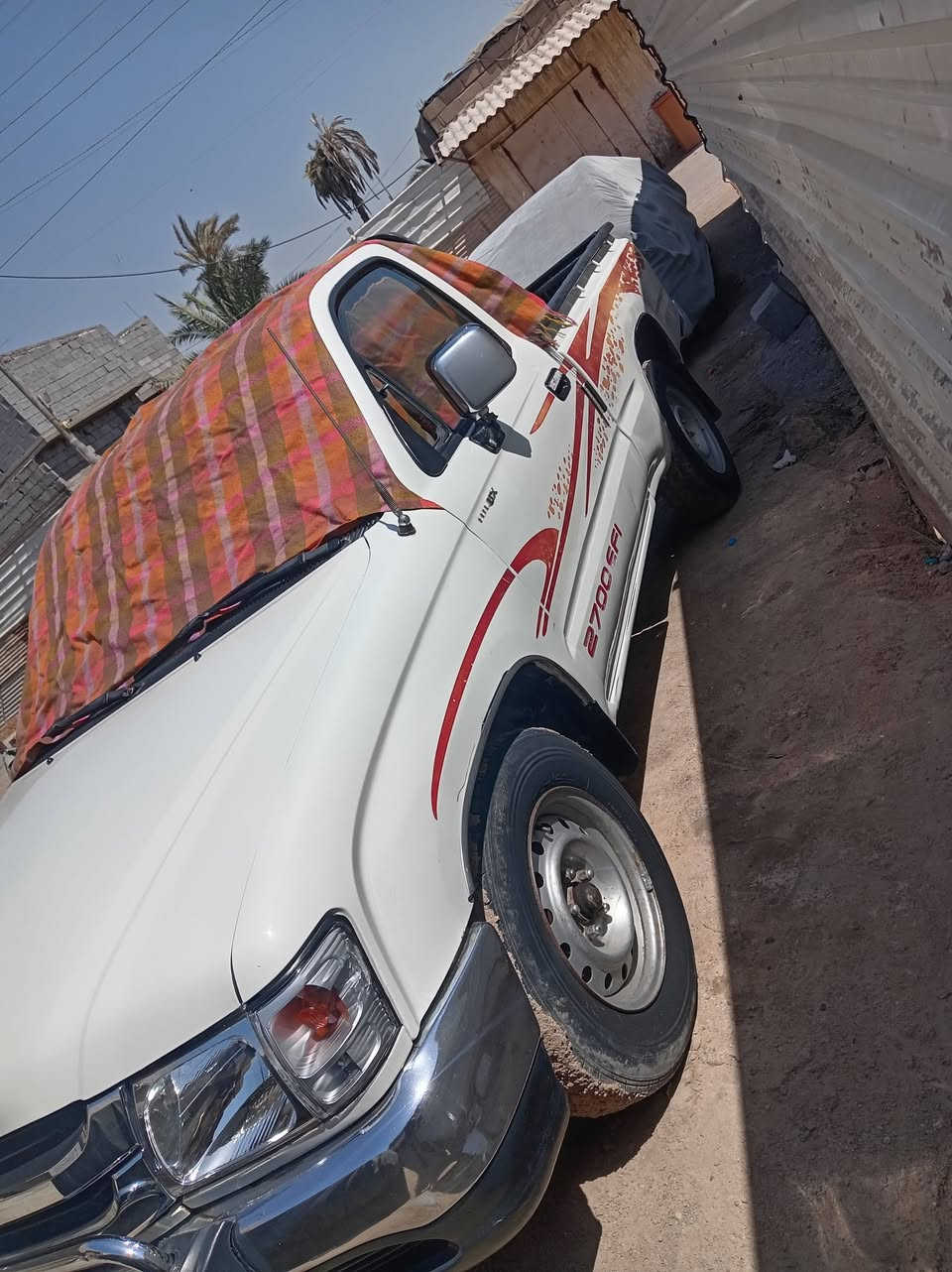 سلام عليكم سياره جمره نضيفه مديل 2002 سياره سعره 90وبيه مجال رقم الهاتف ***********
