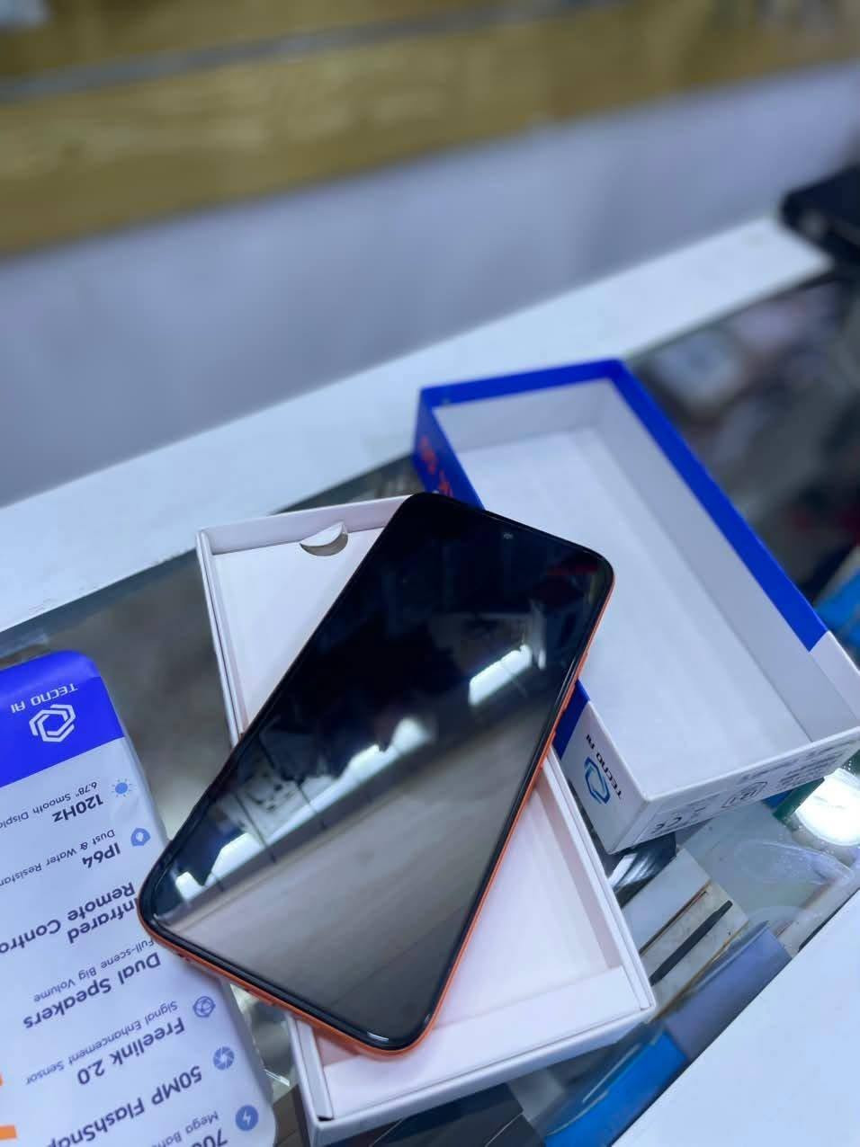 بيع مستعجل
تكنو سبارك 50 
بطارية 7000 
ذاكره 256 
وبعد بي كومه سوالف 
السعر 220 وبي مجال للشراي 
*********** 
مكاني بغداد الراشديه او شيخ عمر
