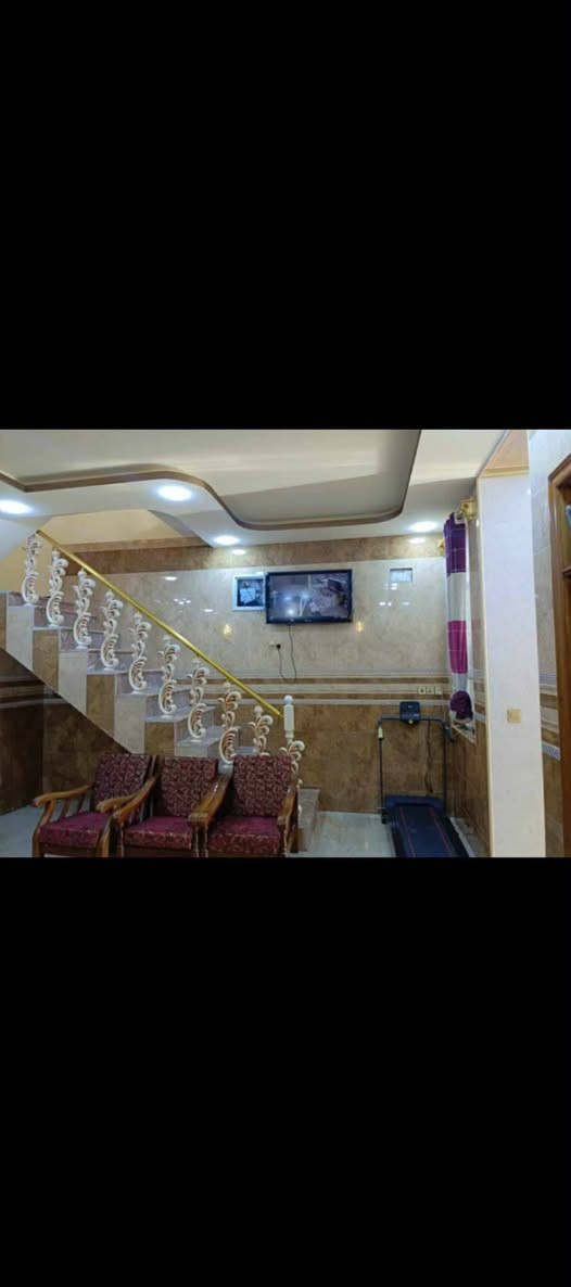 تفاصيل داخل المشور اي استفسار واتساب موجود

نص مكتوب في الصور:
- مكتب سيد عباس الميالي للعقار بيع . شراء . رهن . ايجار . مقاولات عامة اشراف . بناء . ترميم *********** / *********** النجف الاشرف / بداية سايدين مركز الهندسة وفاء
- دار للبيع مساحه 120متر طابقين حي الوفاء النجف منطقه 41الف شارع 15 غرفه 2 مطبخ صحيات عدد ثلاثه استقبال مفتوح علا الصاله سقف جمس السعر بيع 170بي مجال اتصال بالمكتب اوخاص واتساب موجود مكتب سيد عباس الميالي للعقار بيع . شراء . رهن . ايجار . مقاولات عامة اشراف . بناء . ترميم *********** / *********** النجف الاشرف / بداية سايدين مركز الهندسة وفاء
