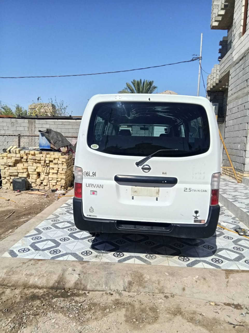 سلام عليكم نيسان اورفان لبيع موديل2012 سياره بيهة صبغ رقم بغداد  دولي بسمي مكينه كير اكسن حداديه حلوات رقم الهاتف ***********/*********** السعر 115وبيهة مجال بيع مستعجل مكان بصره
