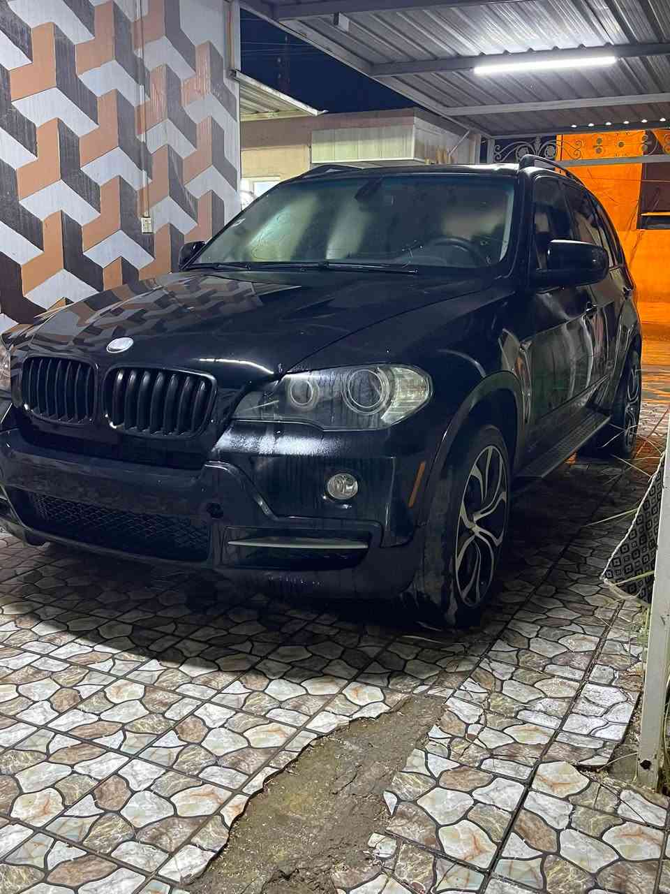 بي ام x5 موديل 2009 وارد امريكي كلين
محرك 6 سلندر بدون تيربو المرغوب مكينة وكير كفالة 
مواصفات فول 1/1
رقم بغداد 
السيارة كلين بدون قطرة صبغ بيهة رصعة بالجنطة فقط

السيارة بيهة ملاحضات بسيطة
تبريد بي ليك بالفريز 
من تحمة السيارة تكوم تخربط بيهة خربطة برمجة فقط 

للبيع او مراوس حسب القناعة 

السعر 110$
للاستفسار / ***********
