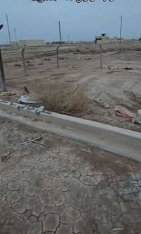 عندي كاع ابو الشام  من المرور وطبله مساحه ٢٠٠ متر على شارع عشرين الكاع...