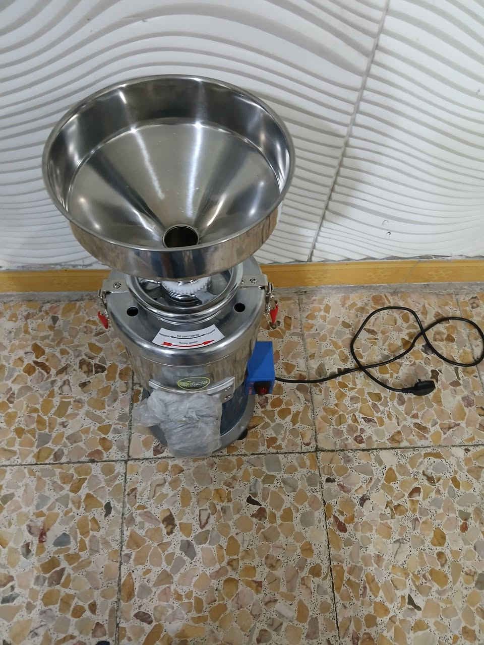 طاحونة سمسم وبهارات للبيع للاستفسار***********
