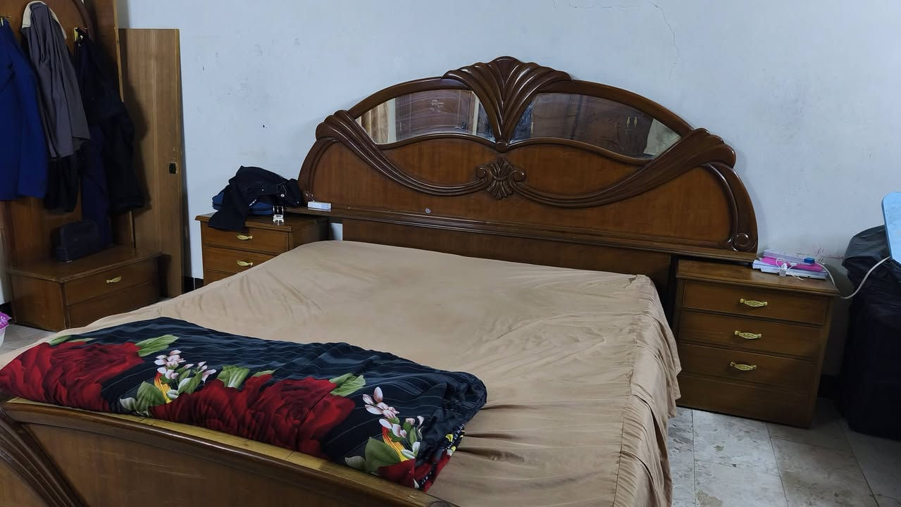 الكاظمية • ٦ أبواب • نضيفه