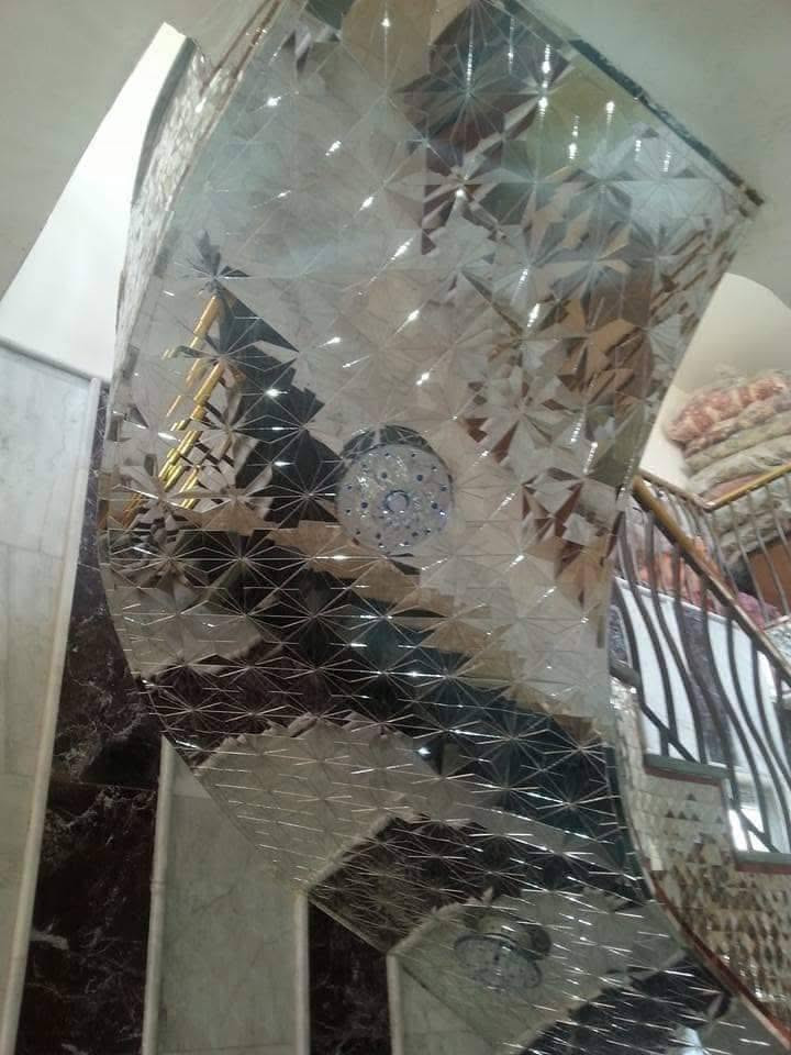 الهم صلي على محمد وآل محمد. جانب من اعمالنا زخرفة الزجاج نتمنى ان تنال اعجابكم لاستفسار مراسلة الصفحة. وبي اسعار مناسبة

نص مكتوب في الصور:
- ***********
- HUAWEI nova 2 Plus DUAL CAMERA