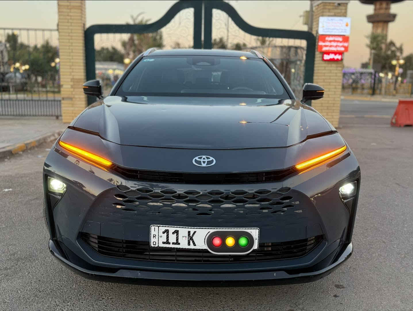 🔥 للبيع | تويوتا كراون هايبرد XLE  2025🔥
وراد امريكي   
🔹 لون بحري راقـي ومميز🩵
🔹 داخلية اسود فخمة جلد 
🔹 فول مواصفات عده الفتحة 
🔹 ماشية 27 km فقط
🔹 رقم بغداد
🔹 اقتصادية جداً بالوقود بفضل نظام الهايبرد
🔹 مقاعد كهربائية
🔹 شاشة وسطية كبيرة
‏🔹 Apple CarPlay / Android Auto
🔹 مثبت سرعة
🔹 كاميرا خلفية
🔹 حساسات
🔹 جنوط ألمنيوم
🔹 تحكم كامل بالدركسون
🔹 مكيف خلفي
🔹 تبريد مقاعد (وكشناب تبريد) ❄️
🔹 رقم الشاصي JTDACAAJ5S3001199
مكان السيارة بغداد /السعر28500
هاتف /***********
