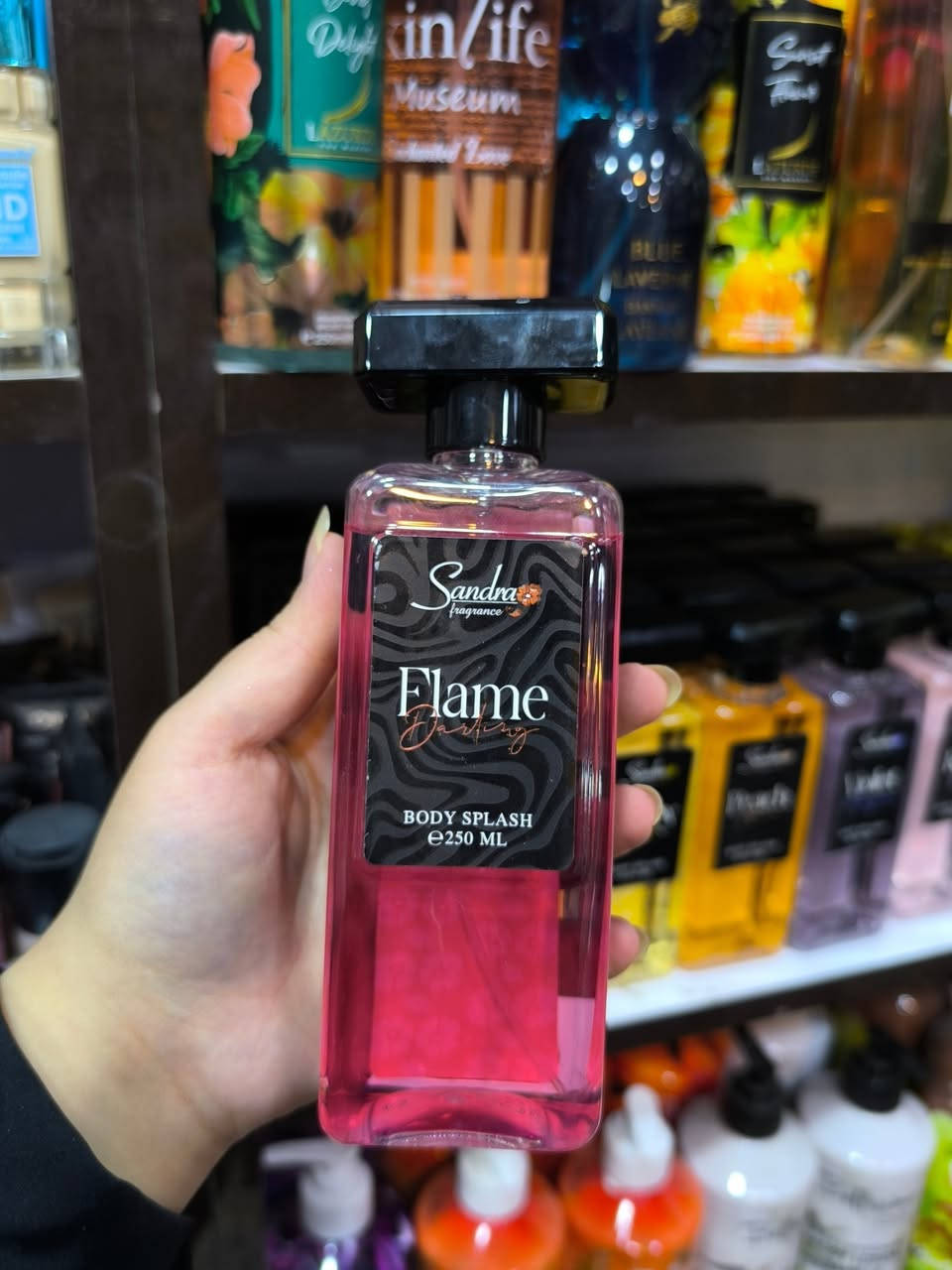 ✨ بخاخ جسم (بادي سبلاش) Honey Belle من Sandra Fragrance ✨

سبلاش جسم بمختلف الروائح الثابتة و الساحرة 

للطلب والاستفسار مراسلة الصفحة 
واتساب ***********

عنوان بغداد سوق الشرطة الخامسة قصيرة ام أحمد وأبو أحمد مقابل فراس مولى
