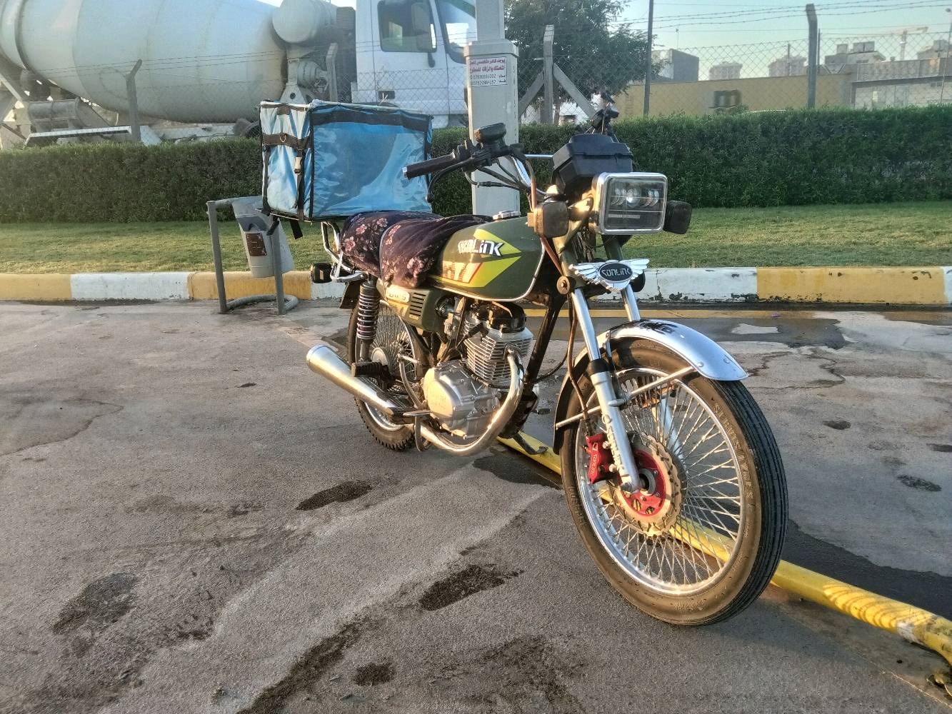 سلام عليكم دراجه للبيع 24 فوووول نضافه كشن اني مغطي نضيف كلشي ما بي ابيعه هيه صندوك و وهايه ستاند يعني تاخذه كبل تشتغل دلفري اوراق السعر 650 (*********** مع اخوذه ابيعه