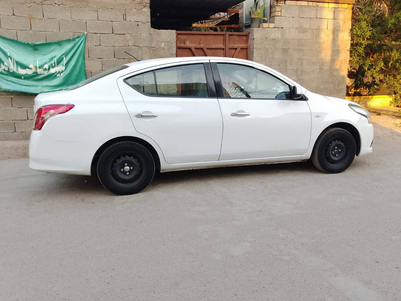اسلام عليكم سياره نيسان سني  هندي بليته زركه سياره رقم بغداد  سوناره ملفق بل منشور  مكينه وكير مكفولات تبريد  ثلج  تخم  تاير جديد باتري جديد سبيره مانازل  سياره على وضع الشركه سعره 105وبيه مجال ***********
