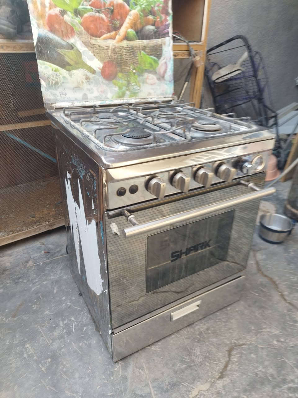 يا الله بيع مستعجل طباخ مصري  نضيف جدا شغال فوول نار زركه نضافه شغاله 3 عيون الفوك وحده متروكه والفرن شغال فوك وجوه ع فحص بسعر 40 الف مكاني ابو غريب شهداء شارع السكلات بضهر السوك  وات ساب  ***********
