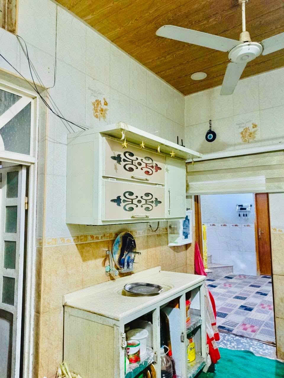 السلام عليكم 
دار 100 متر للبيع الاساس تجعيب بناء بلوك سقف عكاده يحتوي على غرفه او صاله او مطبخ واستقبال او صحيات داخليه او خارجيه 
السعر (30)مليون او بي مجال
 العنوان: النجف الاشرف / شار ع المعمل  /خلف مدرسه علي الرماحي 
للاستفسار  مكتب المهندس 
***********
***********
