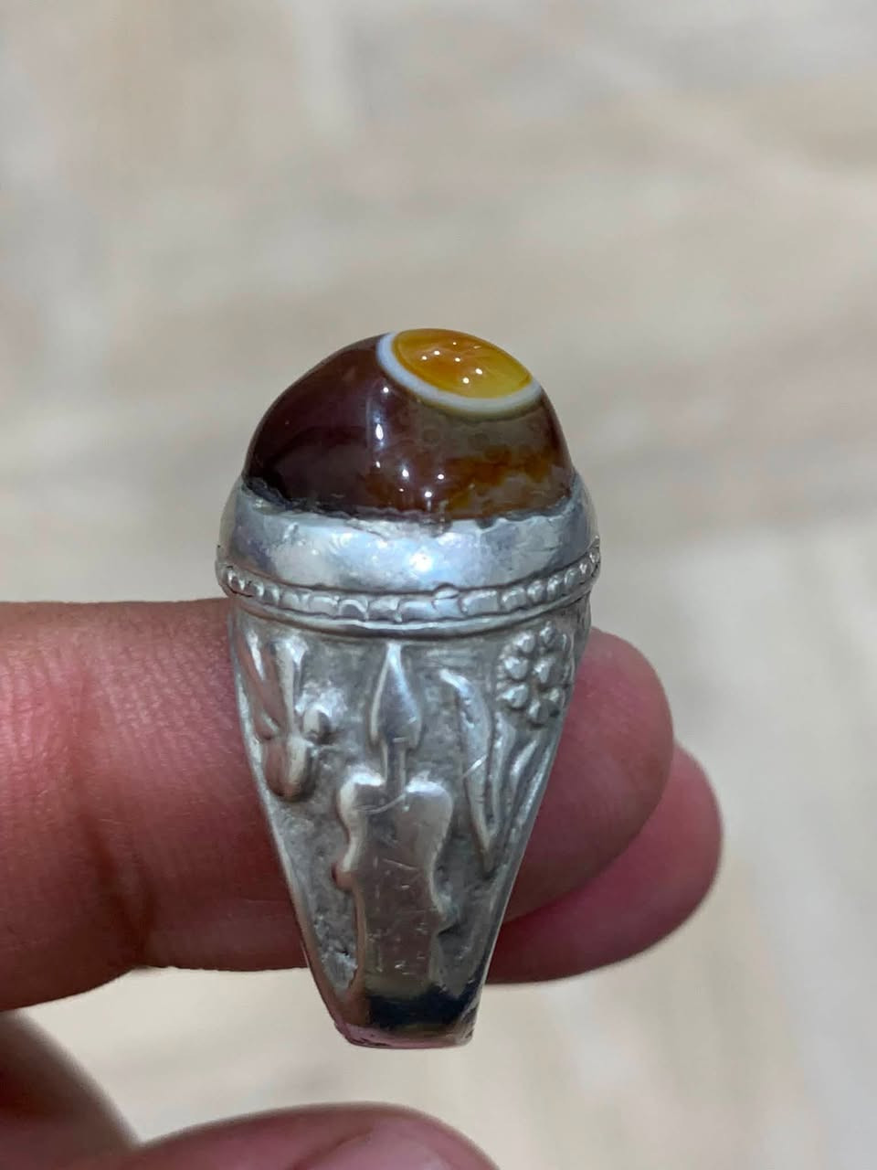 السلام عليكم سليماني احمر عين صفره صريحه صياغه الشمعه صياغه صبيه قالب قديم قبه داري المهتم يجي خاص المكان بغداد الزعفرانيه ***********
