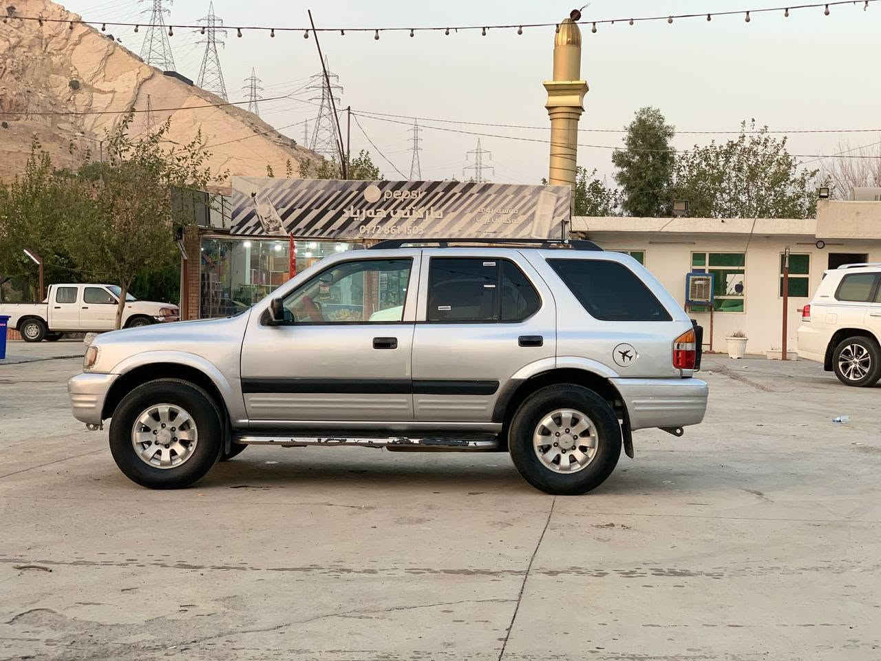 بەناوی خوای گەورە ئەم سەیارەیە بۆفرۆشتن هۆندا یابانی مۆدیل ٢٠٠٠ ئاڕم پلاسیک سلێمانی  بێ دەعم بێ وەرگەڕان ماشاللە تابڵێی جوانە سعری تەنها ٢٧گەڵا گێڕ مەکینە ئەکسل کارەبای کامل  مەزبوتە ماڵی  دۆستە مەکینەی v6بەنزین زۆر کەمە خوا  
***********
ڤایبەرو وەتساپی لەسەرە السليمانية, العراق

نص مكتوب في الصور:
- ***********
