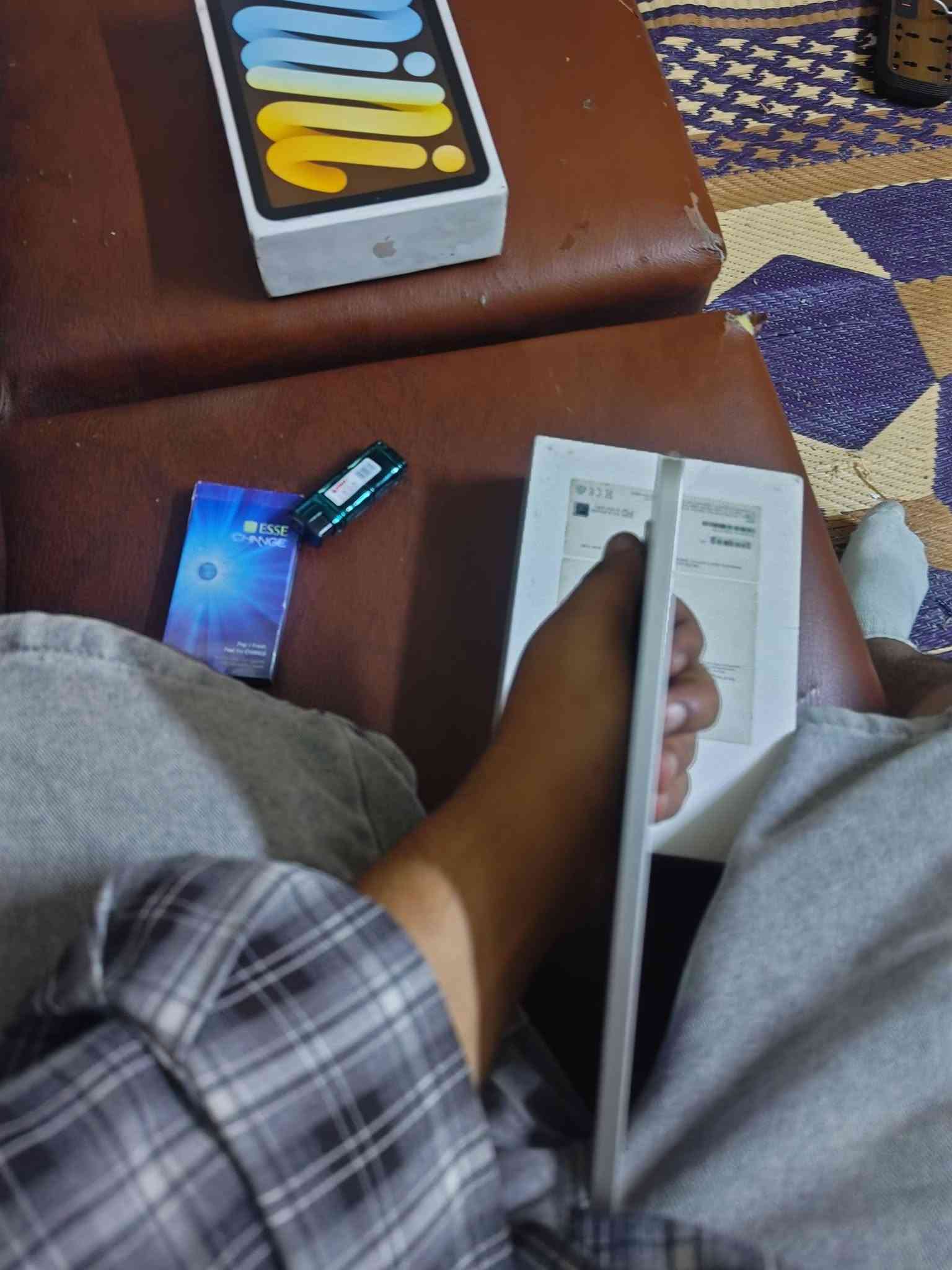 آيباد ميني ٦ • ذاكرة ٦٤ • ملحقات كاملة